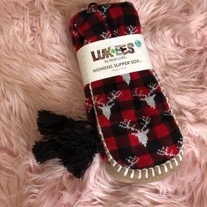 NWT: Muk Luks Lukee’s slipper socks with tassels